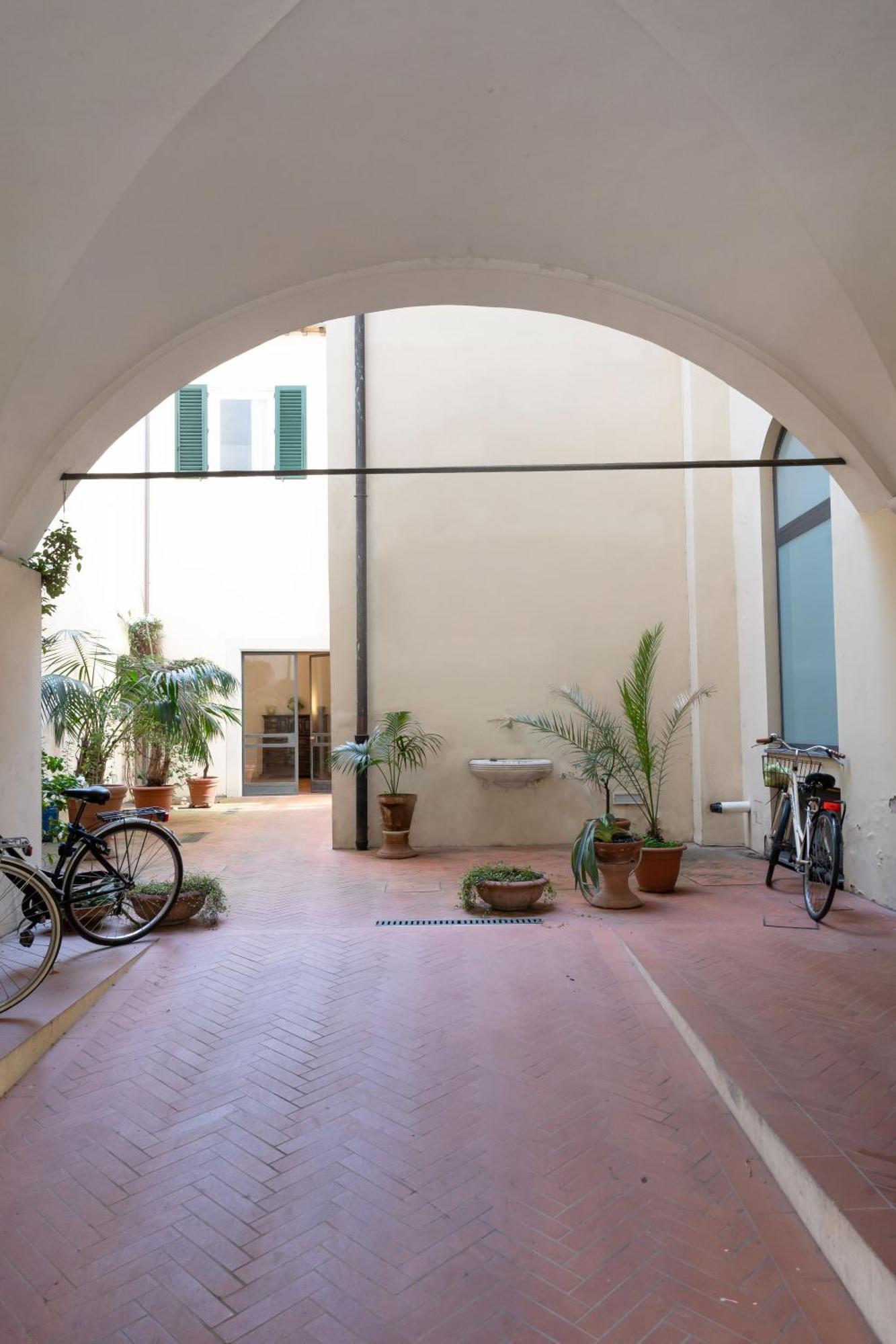 Characteristic Apartment In The Center Of Florence Luaran gambar