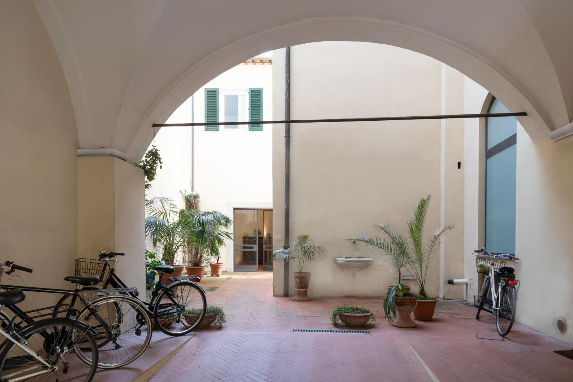 Characteristic Apartment In The Center Of Florence Luaran gambar